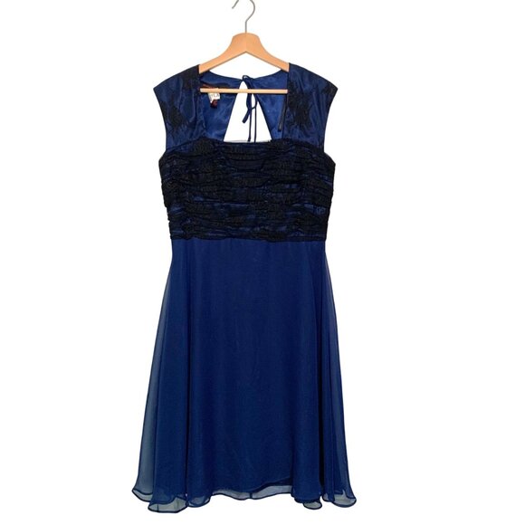 Hayley Matthews Navy Blue Lace & Chiffon Sleeveless Dress Size 12 Elegant Midi - Picture 1 of 10